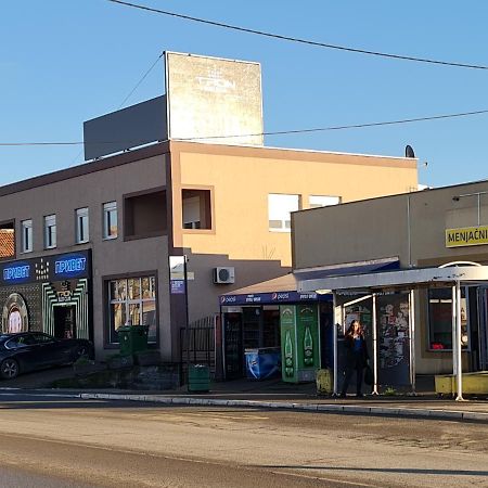 Airport Molko Apartments Surcin Exterior photo