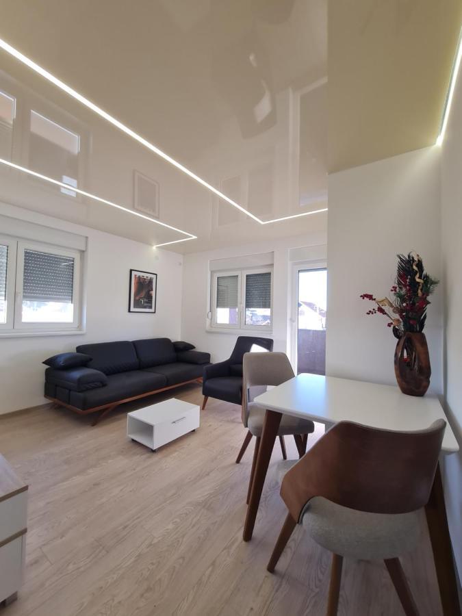 Airport Molko Apartments Surcin Exterior photo