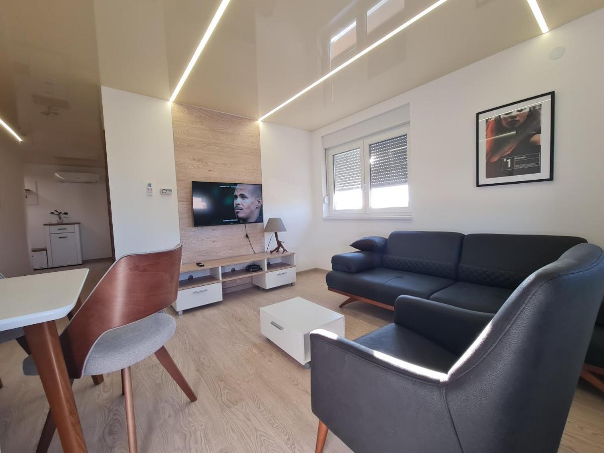 Airport Molko Apartments Surcin Exterior photo