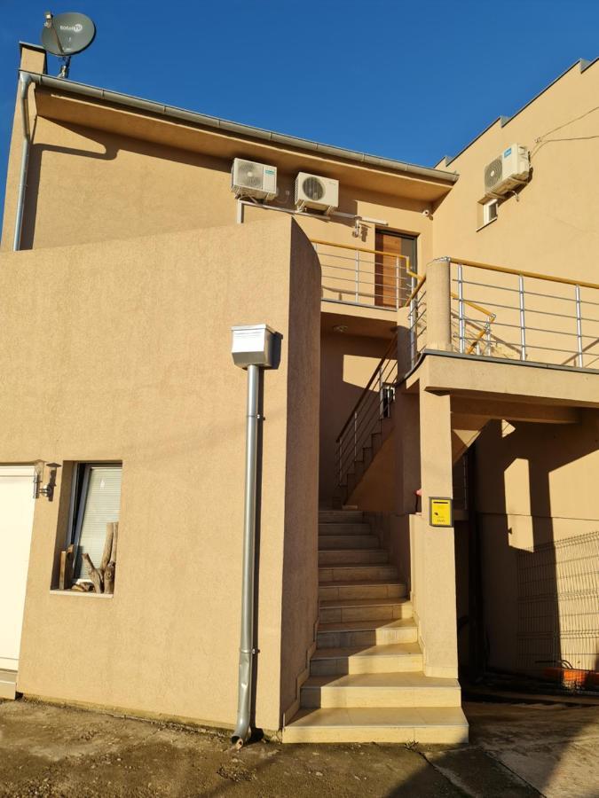 Airport Molko Apartments Surcin Exterior photo