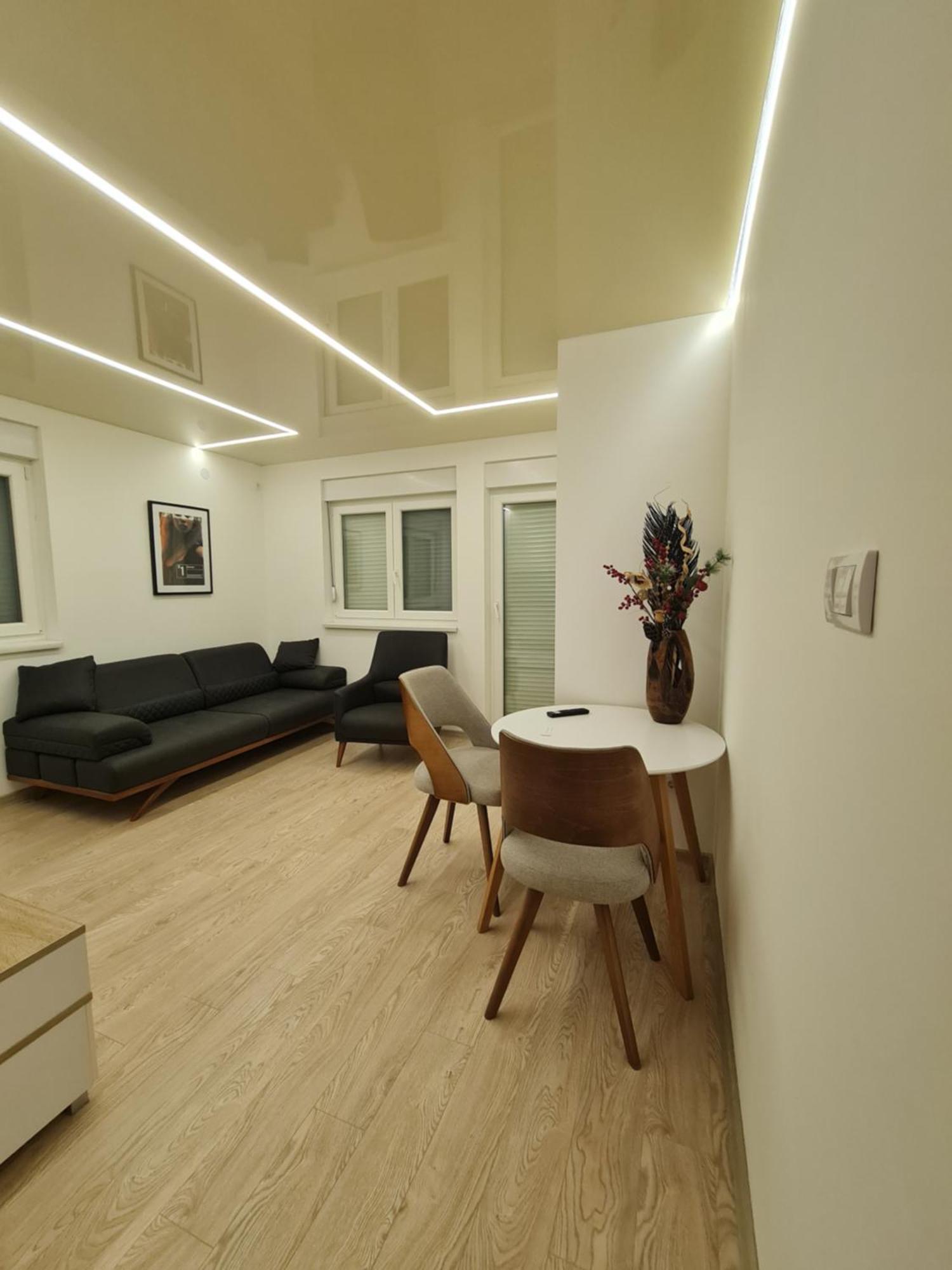 Airport Molko Apartments Surcin Exterior photo
