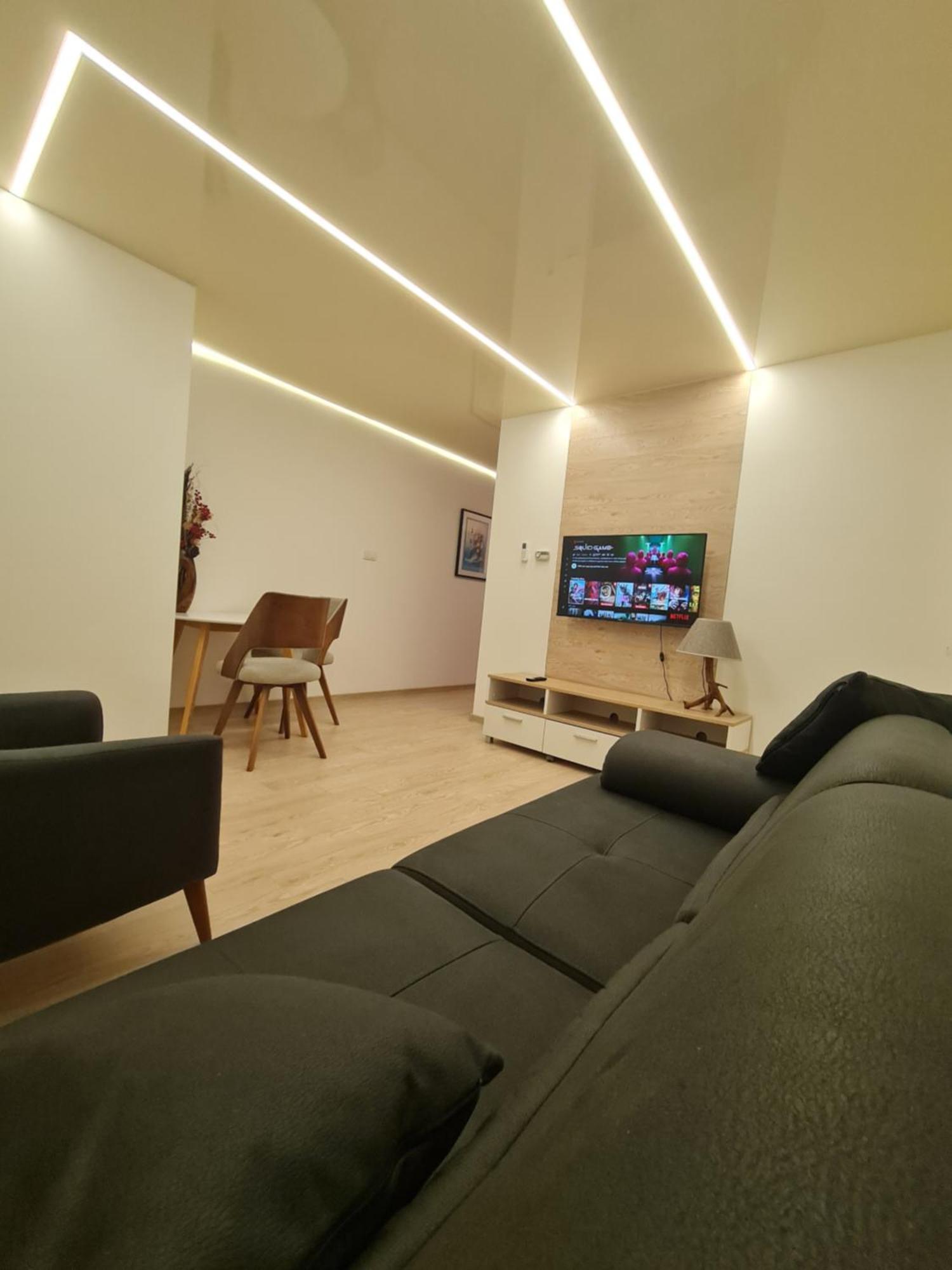 Airport Molko Apartments Surcin Exterior photo