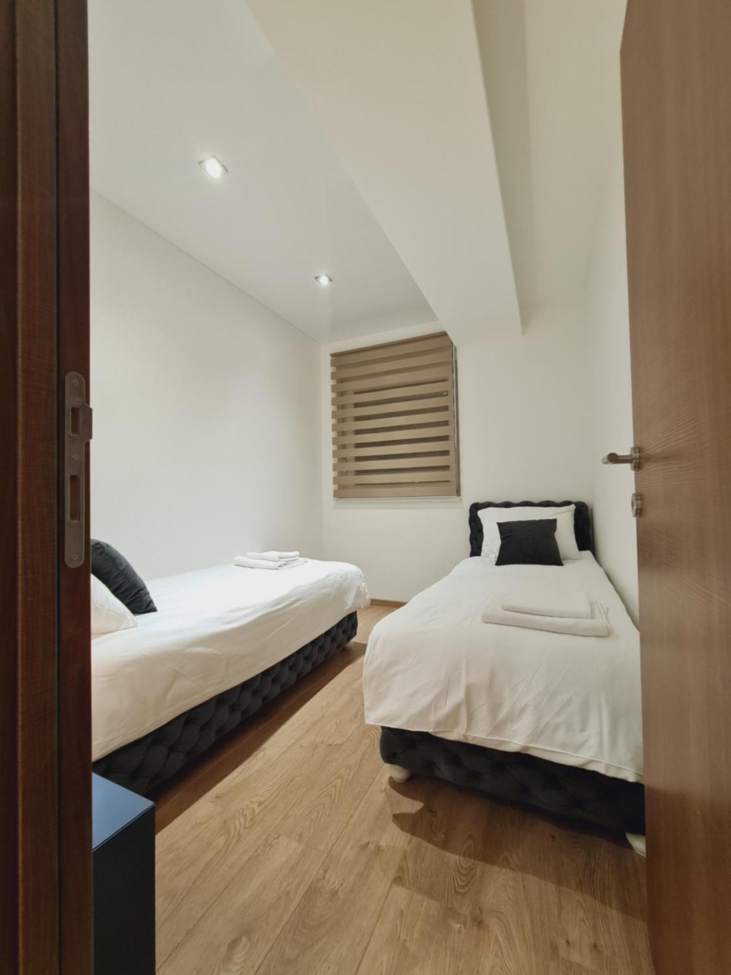 Airport Molko Apartments Surcin Exterior photo